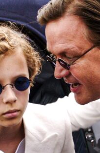 bednyj-malchik-prodal-svoj-smeh-i-stal-samym-bogatym-chelovekom-na-planete-attachment