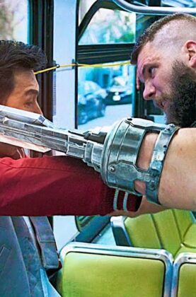 on-nahodit-silnejshee-v-mire-oruzhie-i-reshaet-unichtozhit-vseh-attachment