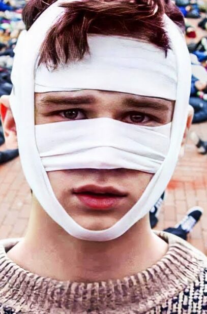 paren-nastolko-krasiv-chto-luboj-kto-posmotrit-na-nego-srazu-zhe-umrjot-kratkij-pereskaz-filma-attachment