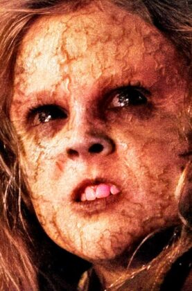 semya-pryachetsya-v-bunkere-ot-zhutkih-monstrov-kotorye-poyavilis-posle-apokalipsisa-attachment